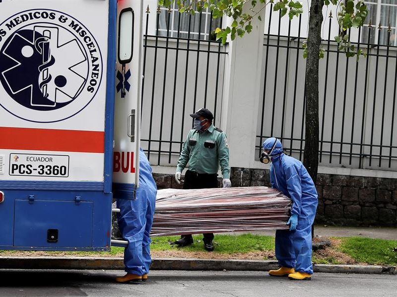 Ecuador actualiza impacto de coronavirus a 421 muertes y 8.450 contagios