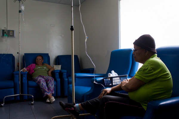 Restricciones y fallas de servicios en cuarentena agravan situación de personas con cáncer