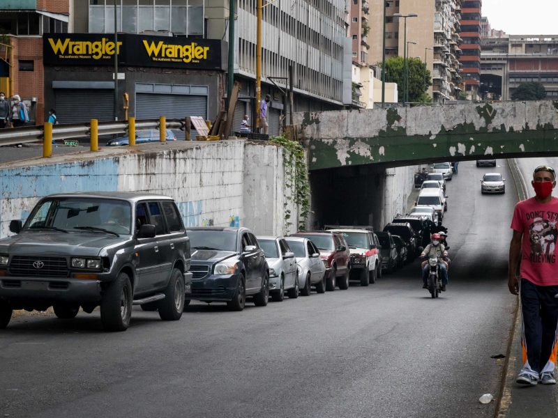 Así están las estaciones de servicio en Caracas (Fotos) taxistas