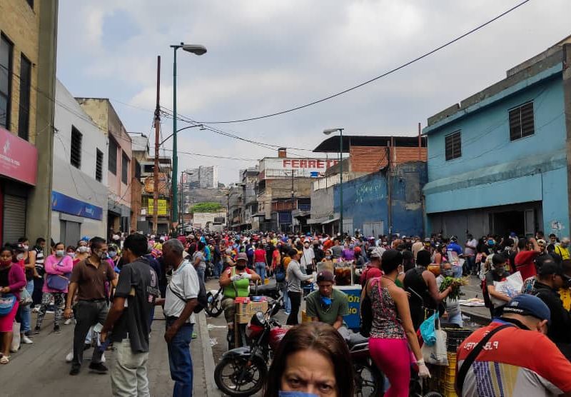 Catia, el gran mercado de Caracas en la cuarentena