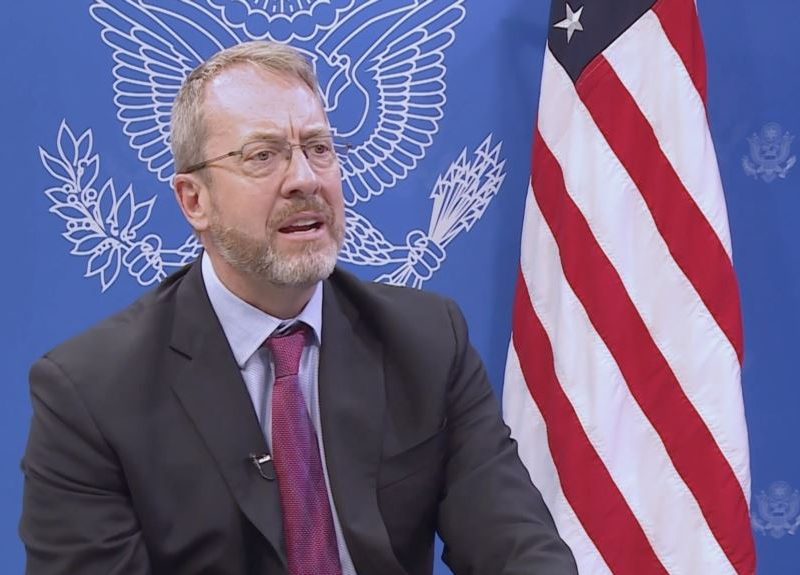 embajador de EEUU pide el fin de los crímenes de odio en Venezuela