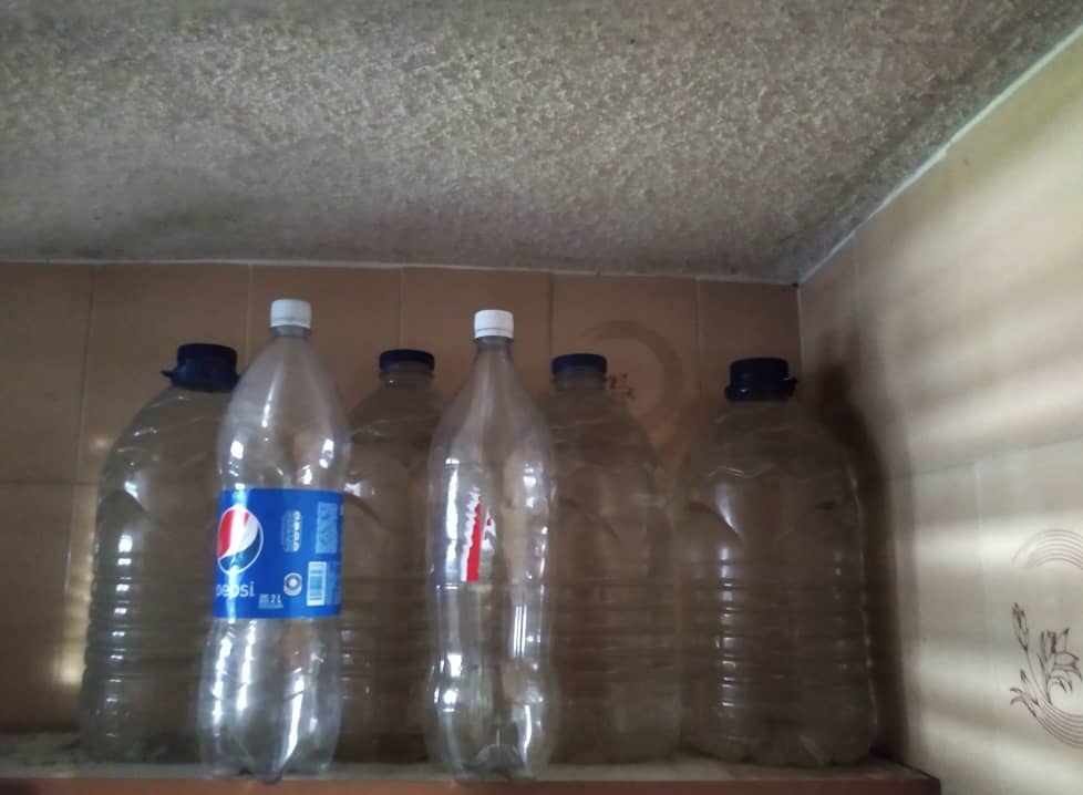 haciendo vigilia ante Falta de agua en Caracas 