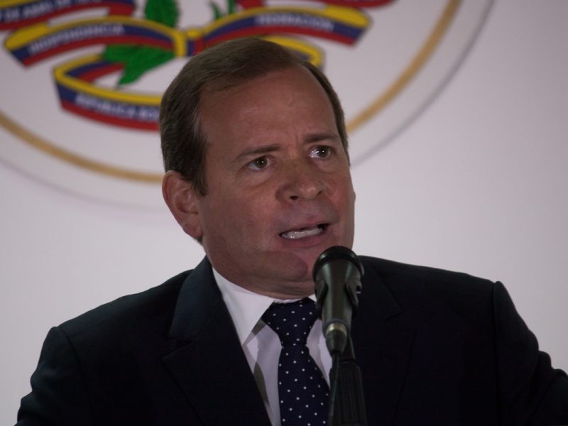 Guanipa insta a todos los sectores a unirse "para sacar a Maduro"