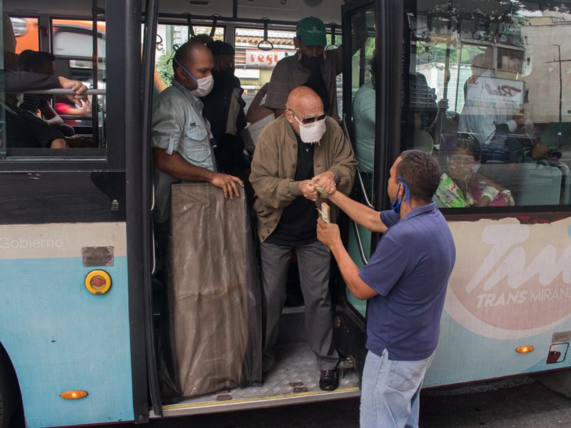 Transportistas. Transporte público Caracas. Tercera edad