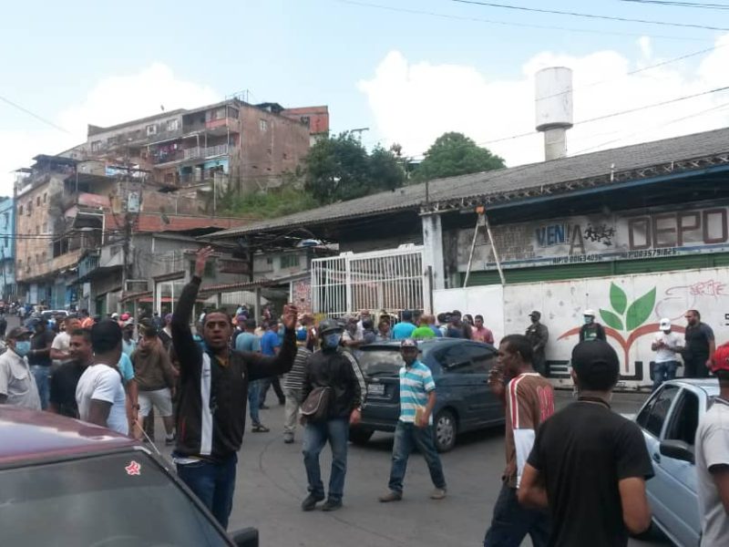 Protestan por falta de gasolina en Caracas, Lara y Nueva Esparta #3Jun