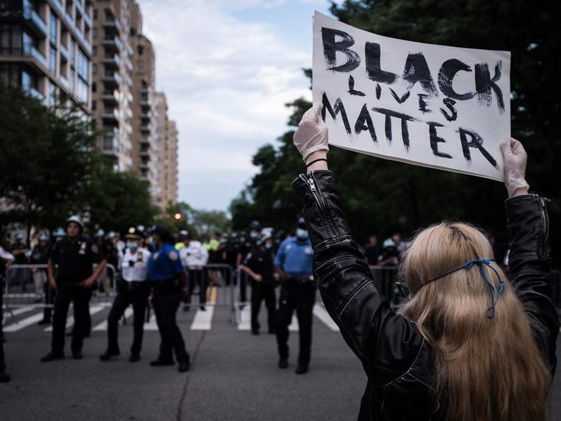 Manifestantes_desafían_toque_de_queda_en_Nueva_York_con_180_arrestos