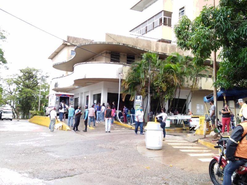 Muere agricultor mientras esperaba resultados de la PCR en San Cristóbal