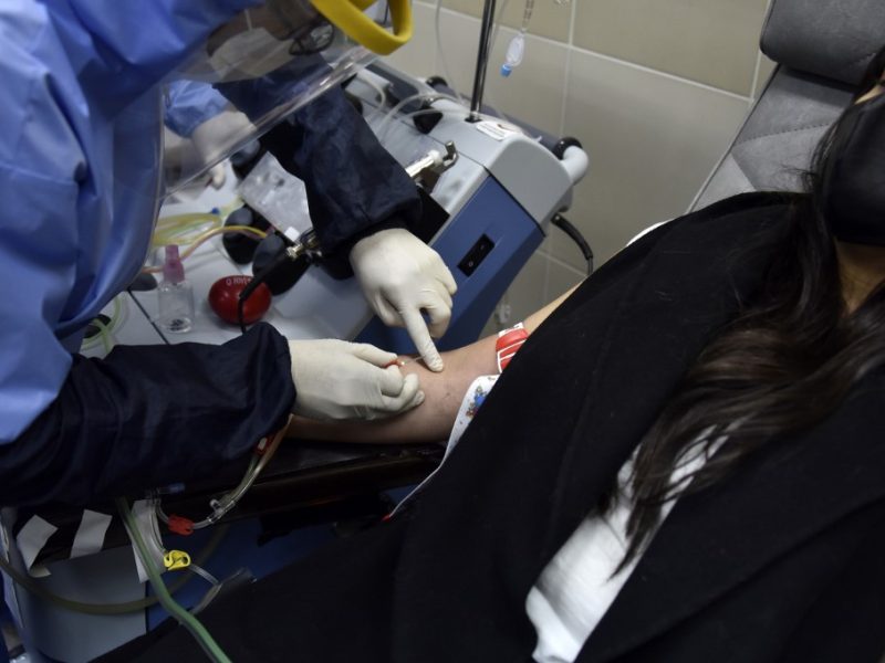 Hospitales de Bolivia cerca del colapso por pacientes de coronavirus