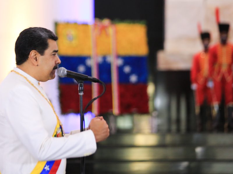 Maduro reitera que solo en 2022 podría salir del poder por un revocatorio