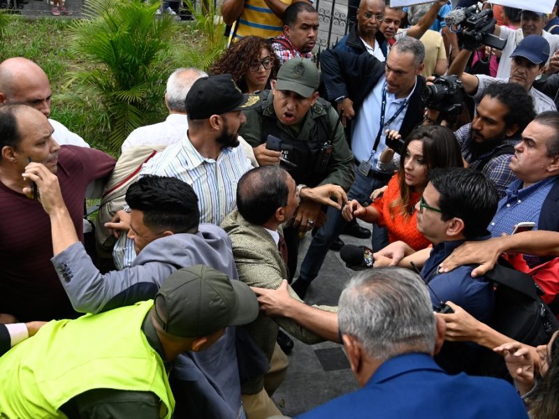 Conferencia Episcopal: El periodista venezolano se convierte en un profeta del hoy