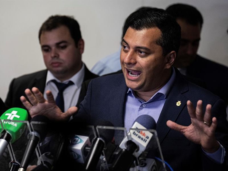 Investigan a gobernador brasileño por comprar respiradores a empresa de vinos