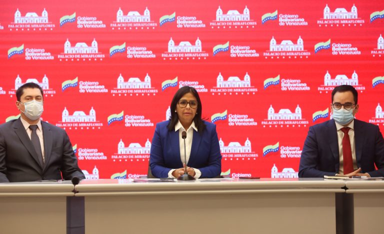 Maduro ordena investigación contra los que participan en "robo" del oro venezolano