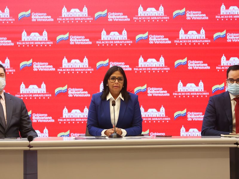Maduro ordena investigación contra los que participan en "robo" del oro venezolano
