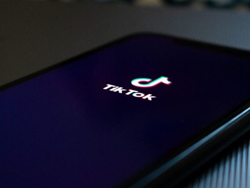 Estados Unidos está analizando la probabilidad de decretar la prohibición de aplicaciones chinas para redes sociales, incluido TikTok, dijo el secretario de Estado, Mike Pompeo.