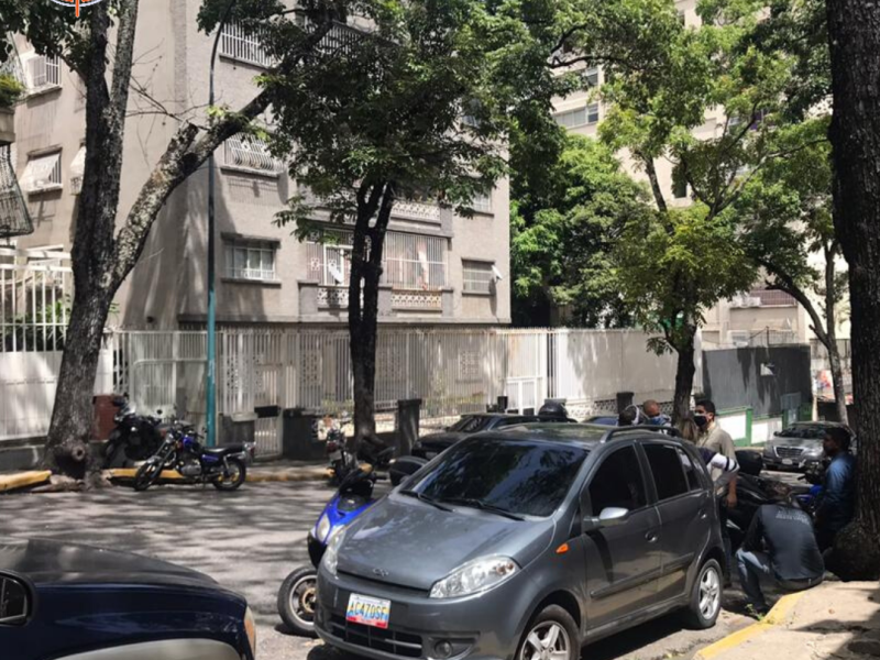 CICPC y Dgcim allanan vivienda del politólogo y director de Punto de Corte Nimer Evans