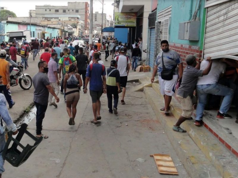 Puerto La Cruz cierra mercado municipal por dos días y Lechería restringe circulación