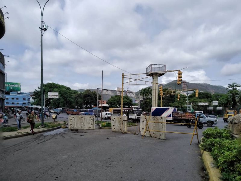 Parroquias El Valle y La Vega con bloqueos y accesos restringidos #15Jul