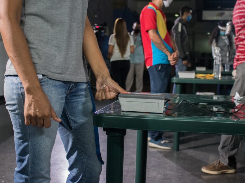 Auditorías de datos electorales y configuración de máquinas: expertos aseguran que sistema no permite fraude masivo