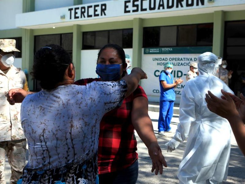 México supera a Reino Unido y es el tercer país con más muertos de COVID