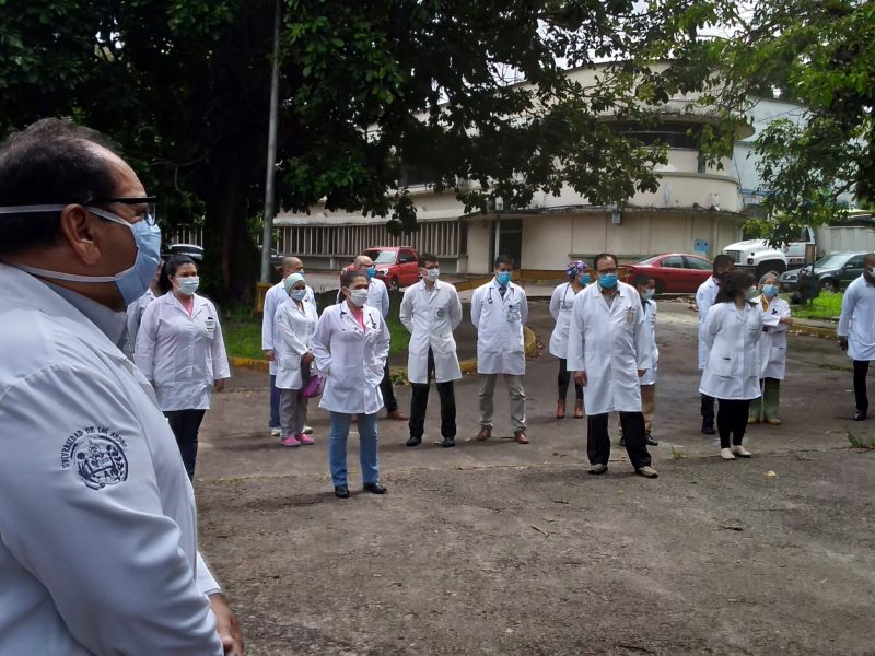 Murieron 50 trabajadores sanitarios por COVID-19 en el mes de marzo