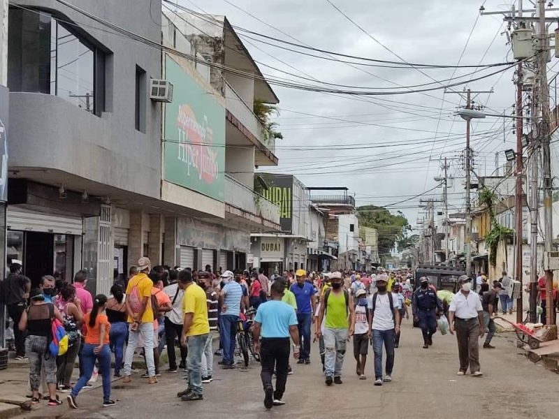 "Desde que comenzó la cuarentena no me reúno con familiares", comerciante en Calabozo #ComoVivenLaPandemia