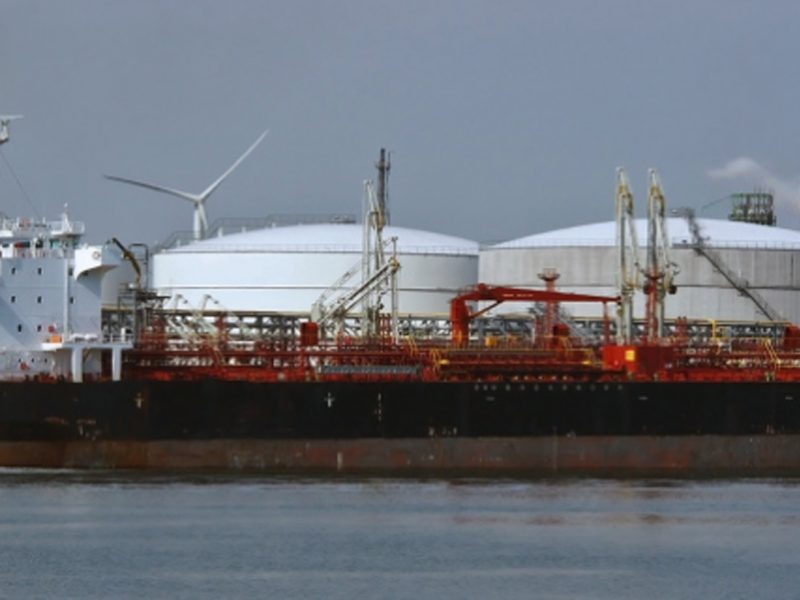 Pdvsa distribuye gasolina a puertos en Zulia, Miranda y Sucre