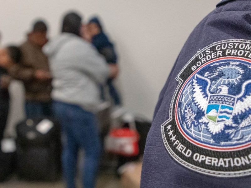 EEUU cerrará polémica unidad acusada de encubrir abusos de agentes migratorios