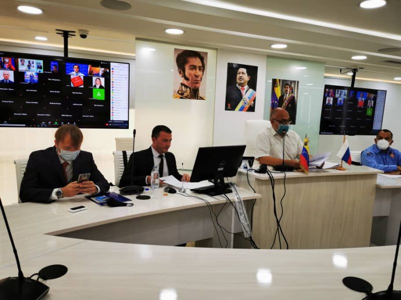 Venezuela inicia selección de posibles candidatos para fase III de la vacuna rusa 