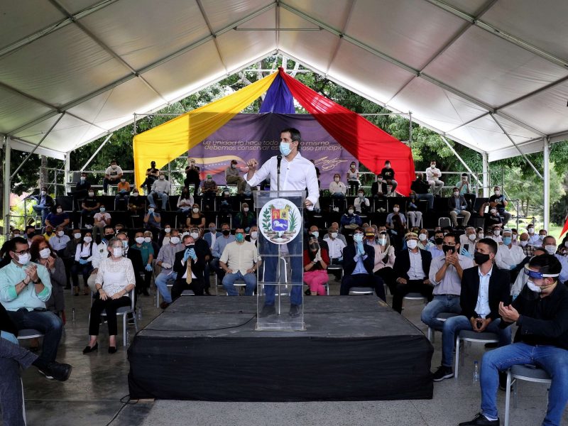 Guaidó anuncia organización de la protesta cívica en todo el paísntempla consulta popular con apoyo internacional