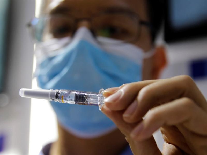 China vacuna a "cientos de miles" sin producirse contagios, según un directivo de una compañía