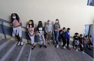 Francia ha cerrado 81 colegios y 2.100 clases por casos de coronavirus