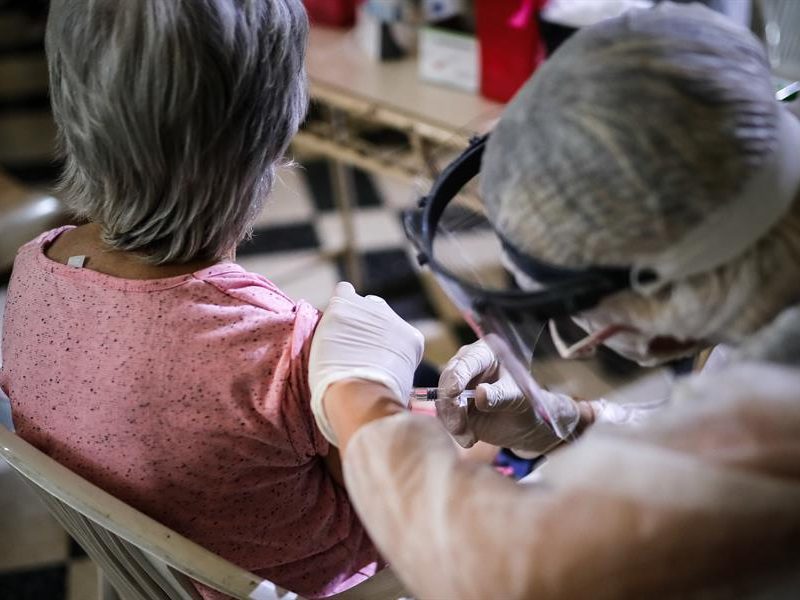 OMS: menos del 10 % de la humanidad tiene anticuerpos contra el COVID-19