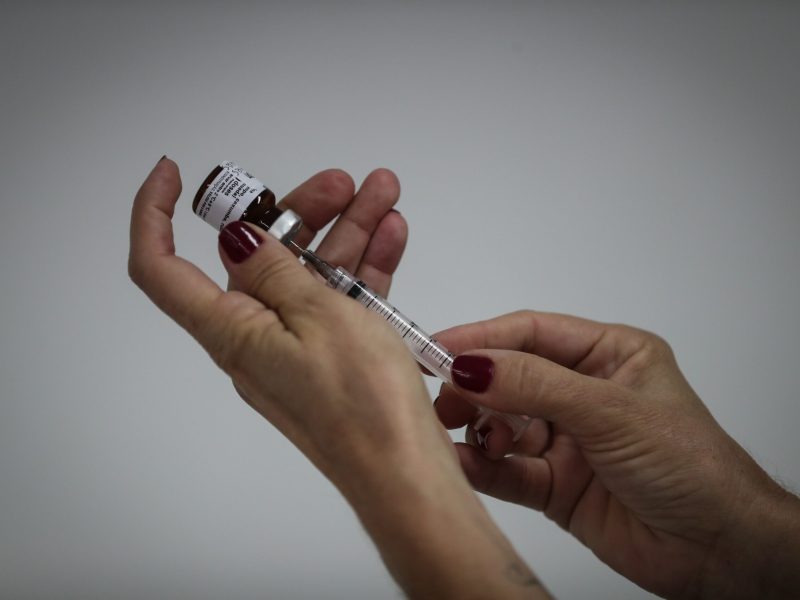 Brasil roza las 144.000 muertes y los 4,9 millones de casos de coronavirus