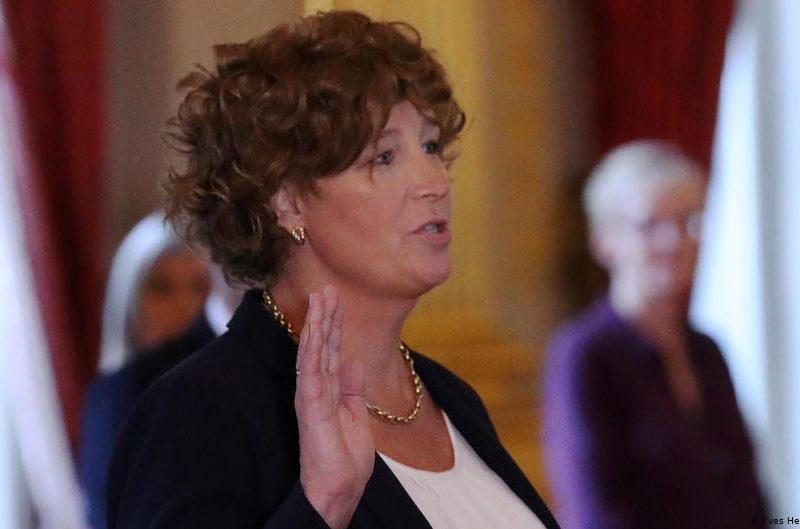 Petra de Sutter, la primera viceministra transgénero elegida en Europa