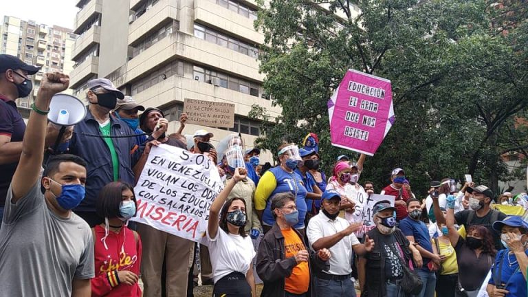 Personal sanitario y de educación saldrá a las calles este #18Nov