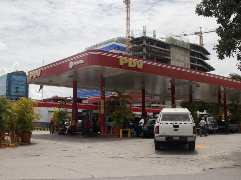 Cola por gasolina