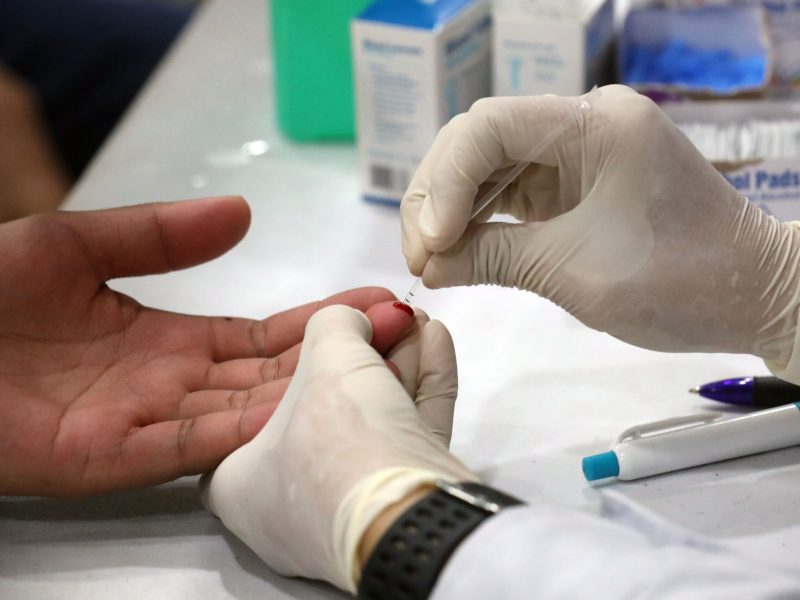 Casos de coronavirus a nivel mundial superan los 43 millones de casos