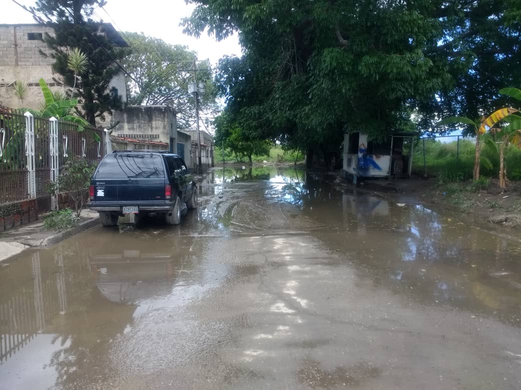 Lluvias afectan a casi 8.000 viviendas al sur de Maracay
