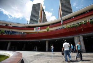 Súmate pide multar a Maduro por uso de medios públicos para promocionar al Psuv