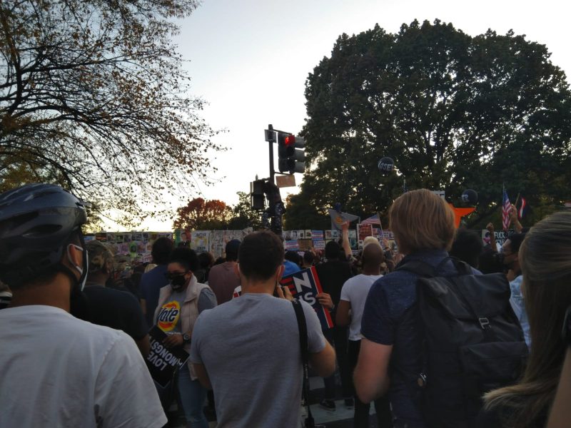 Las personas se congregaron desde el mediodía