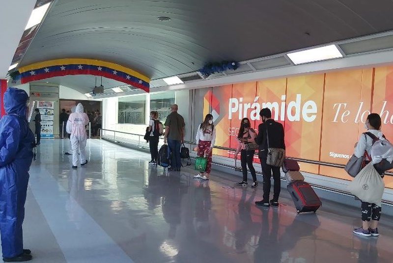 Personal del Aeropuerto de Maiquetía reutiliza mascarillas por déficit de insumos