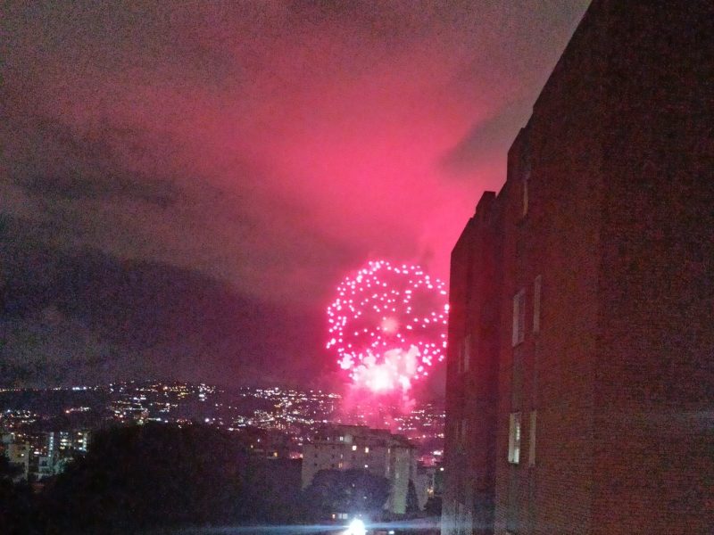 Critican en redes sociales fuegos artificiales de La Carlota por 100 años de la Aviación Militar