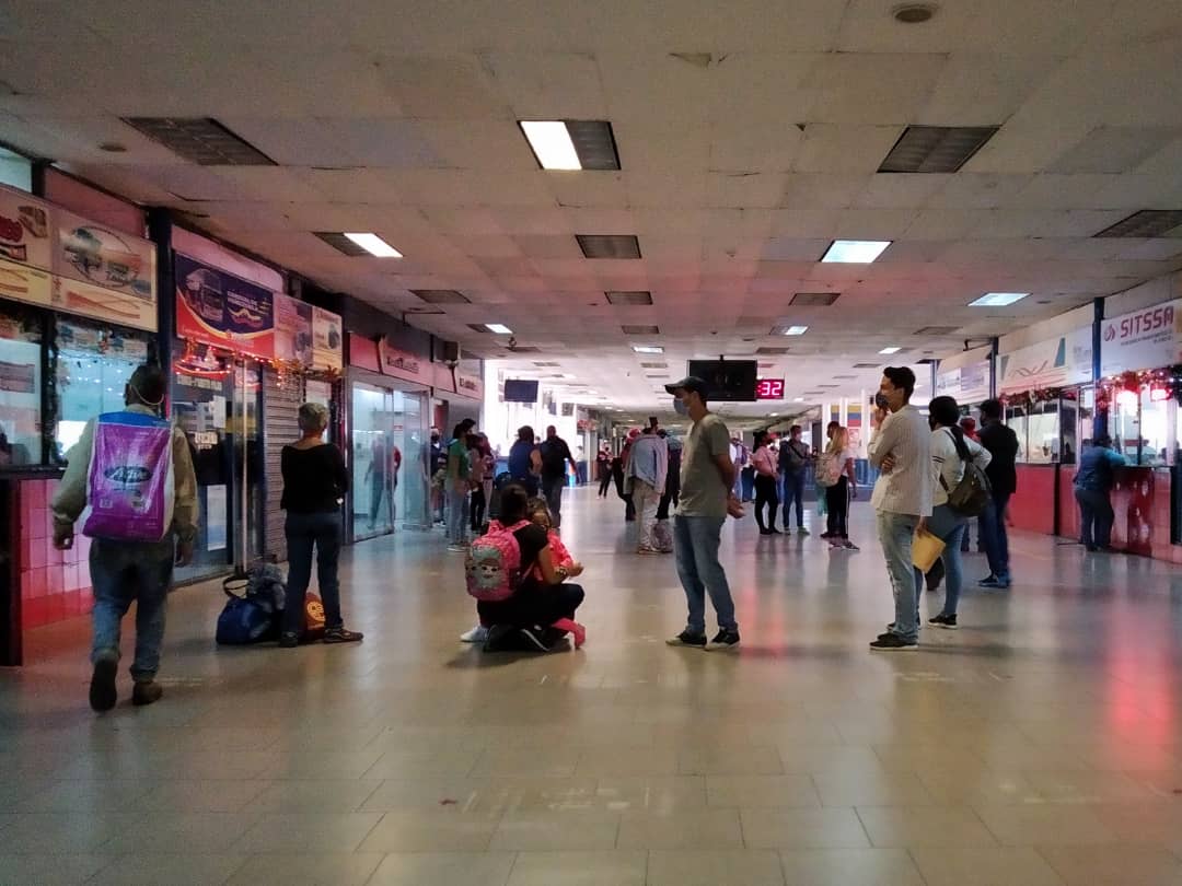 Terminales terrestres tienen poca afluencia de pasajeros tras inicio de flexibilización