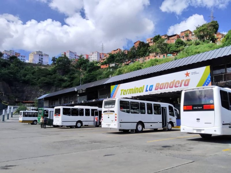 Terminales terrestres tienen poca afluencia de pasajeros tras inicio de flexibilización