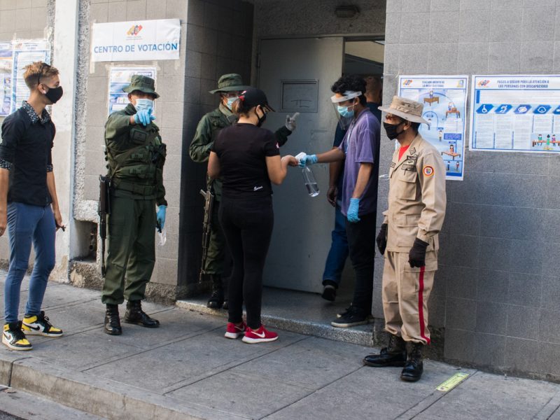 OEV registró puntos de control político en 60% de los centros de votación el #6D