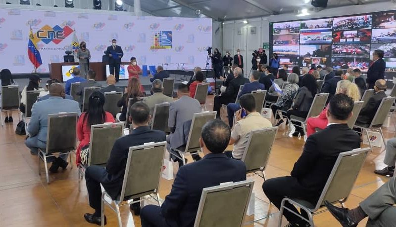 CNE acredita a los nuevos diputados de la Asamblea Nacional