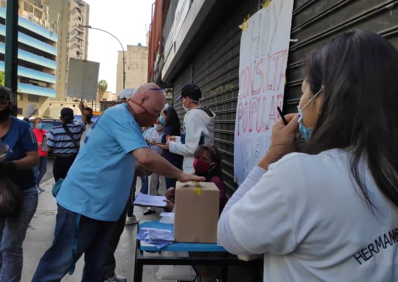 Así se vive la consulta popular este #12Dic en Caracas