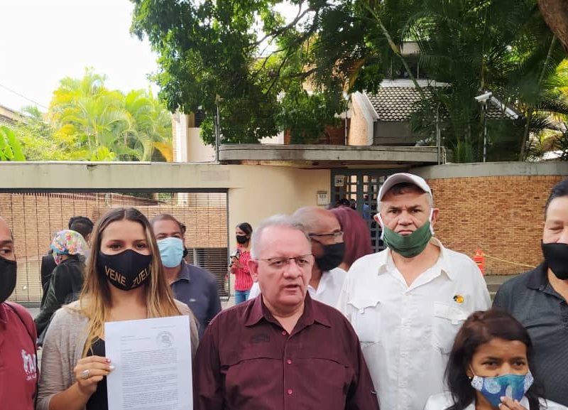 Defensores de derechos humanos protestan frente la embajada de Trinidad y Tobago este #15Dic