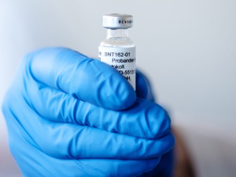 Agencia Europea del Medicamento da su visto bueno a la vacuna de Pfizer