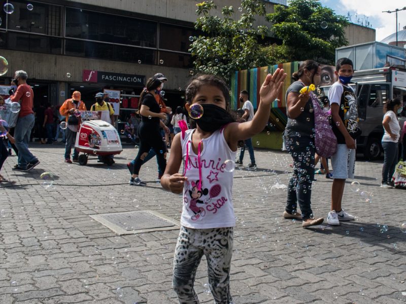 Medios invisibilizan a las niñas en su cobertura diaria, advierte Cecodap